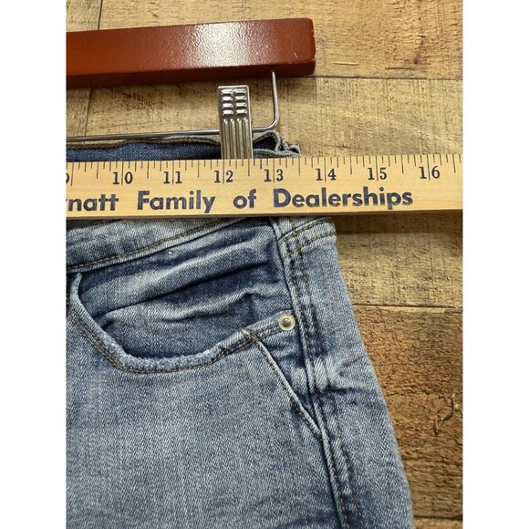 Kensie Stretch Denim Bermuda Shorts Size 4 Light Wash - Picture 6 of 9